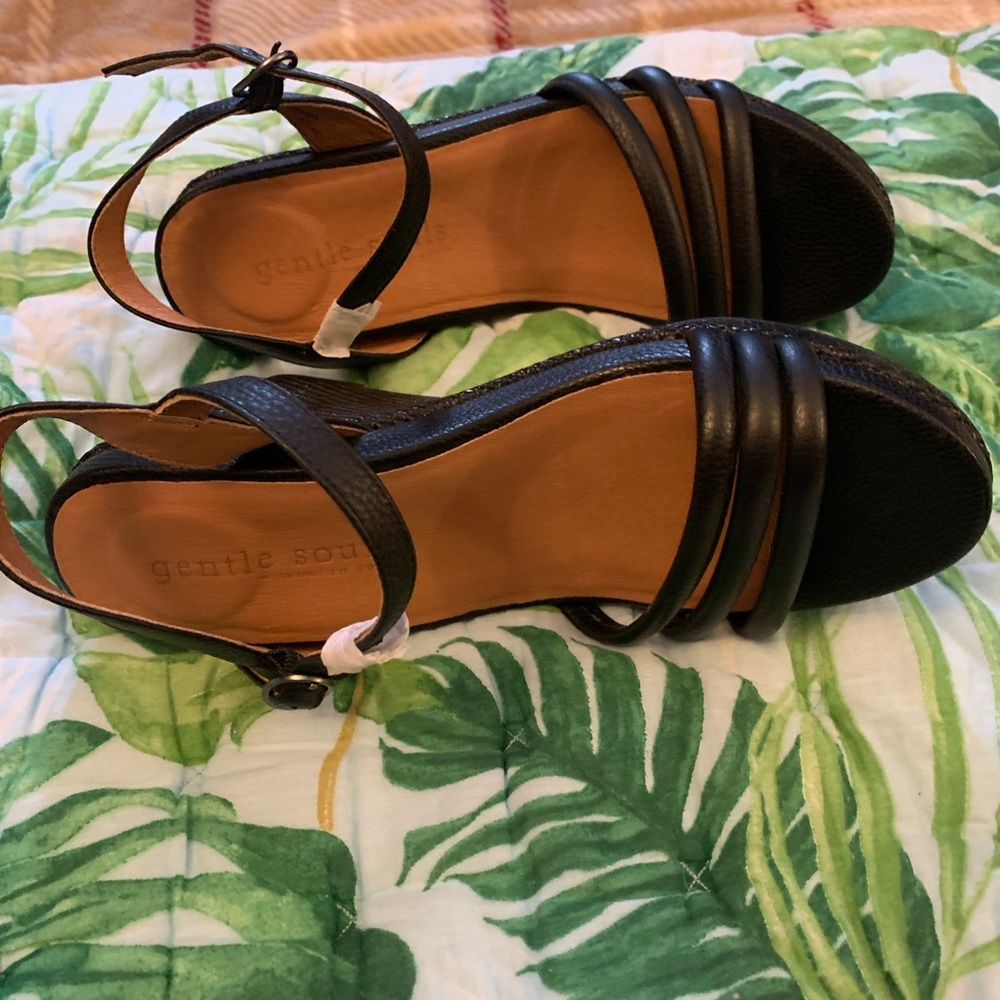 Gentle Souls platforms sandals black size 9 new - Picture 2 of 4